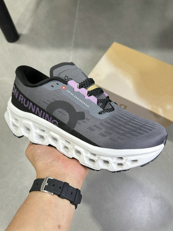 Cloud monster 3 Eclipse Frost Sneakers